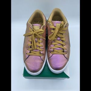 Women’s Puma Basket Holographic sneakers